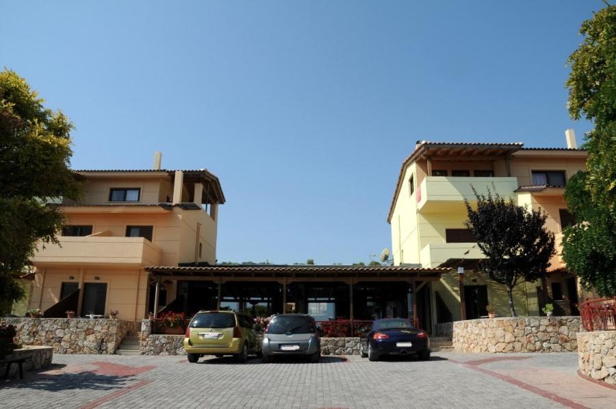 Eugenia Aparthotel 3*