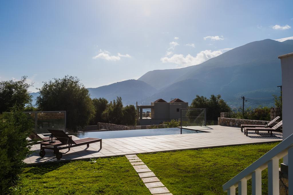White Villa Karavomylos