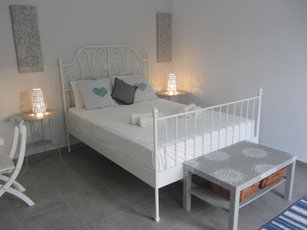 Apartment Paxos Bonzai *