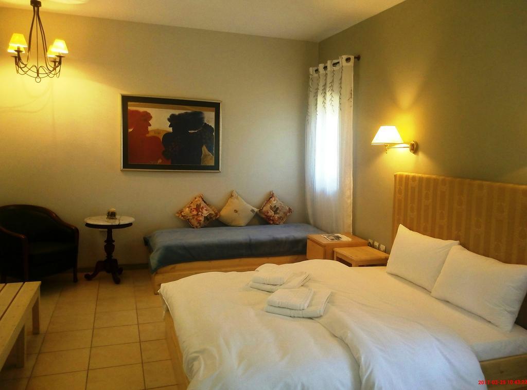 Linouria Guest house