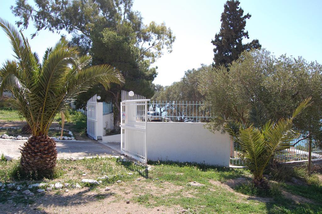 Nikolitsa Villa *