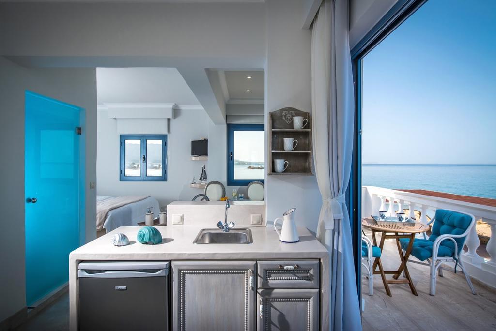 Aparthotel Pyrgos Blue 3*