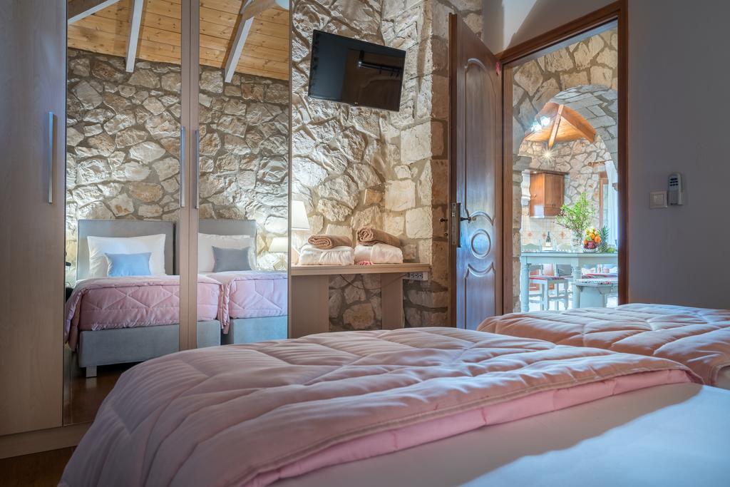 Villa Tramonto With Private Heated Pool, By Zantewize *
