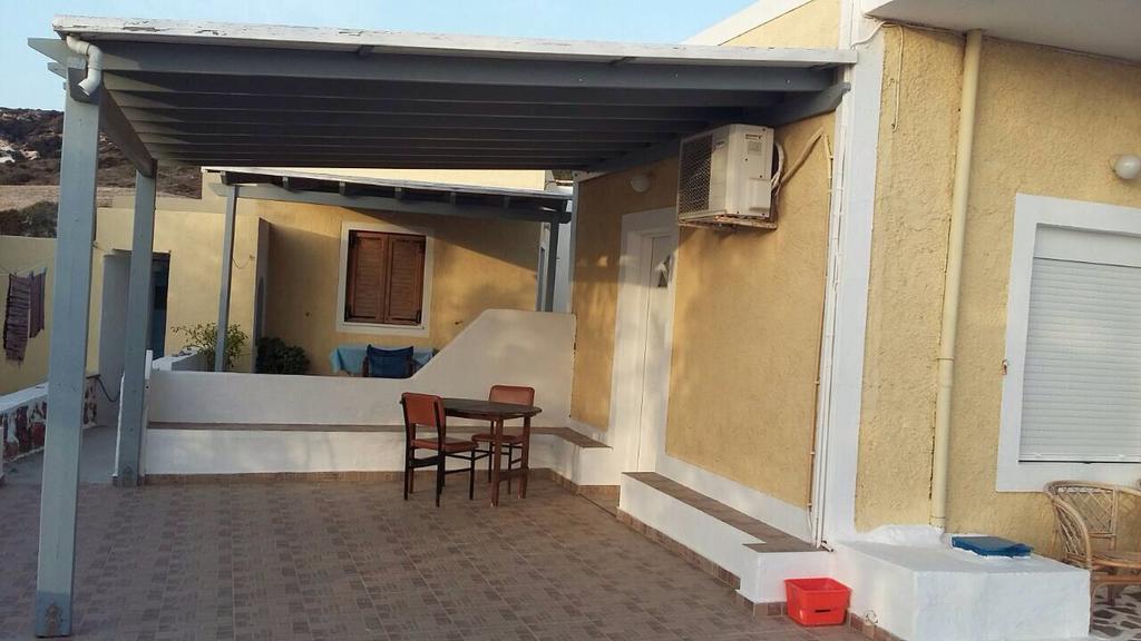 Avgerinos Paliochori 3* Milos Island