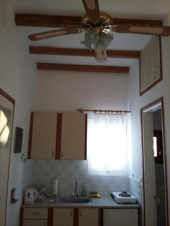 Avgerinos Paliochori Guest house Milos Island