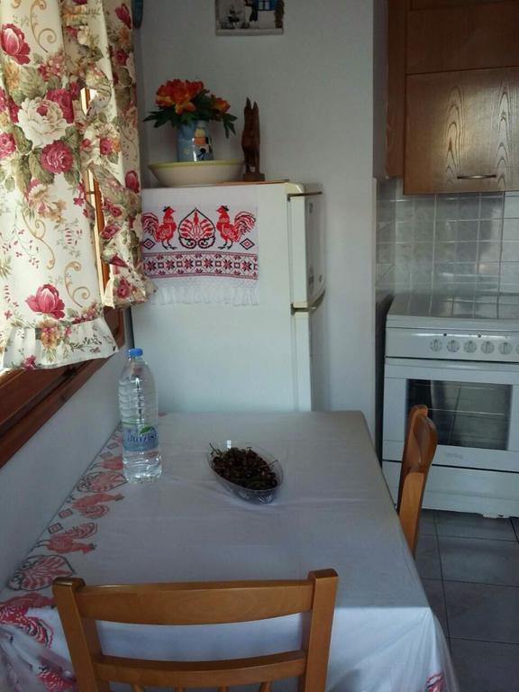 Guest house Avgerinos Paliochori 3*