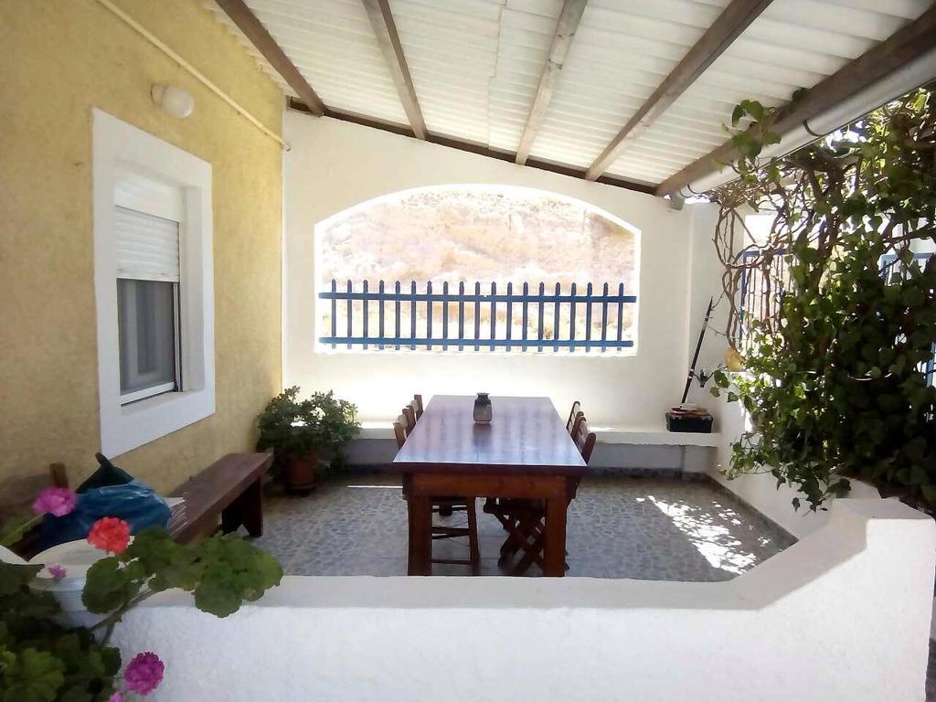 Avgerinos Paliochori Guest house Milos Island
