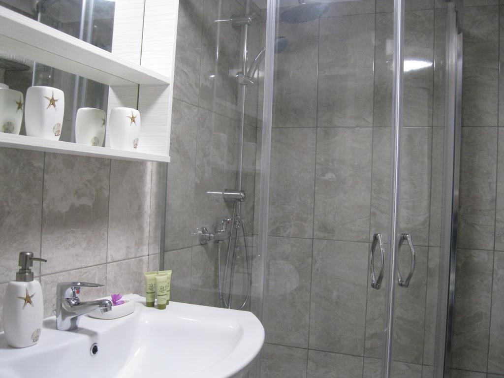 Seaside Studios Kirania Apartment