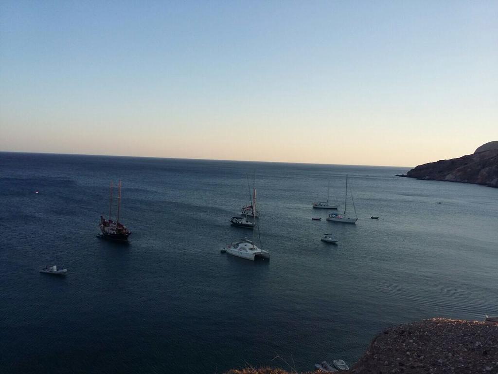 Avgerinos Paliochori 3* Milos Island
