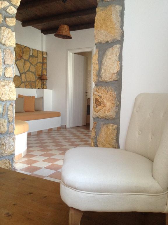 Niriides Apartment *