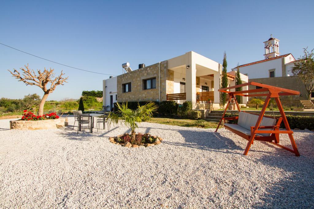 Apartment Agarathos Traditional Rooms - Pool - Kaliviani -On The Road To Balos *