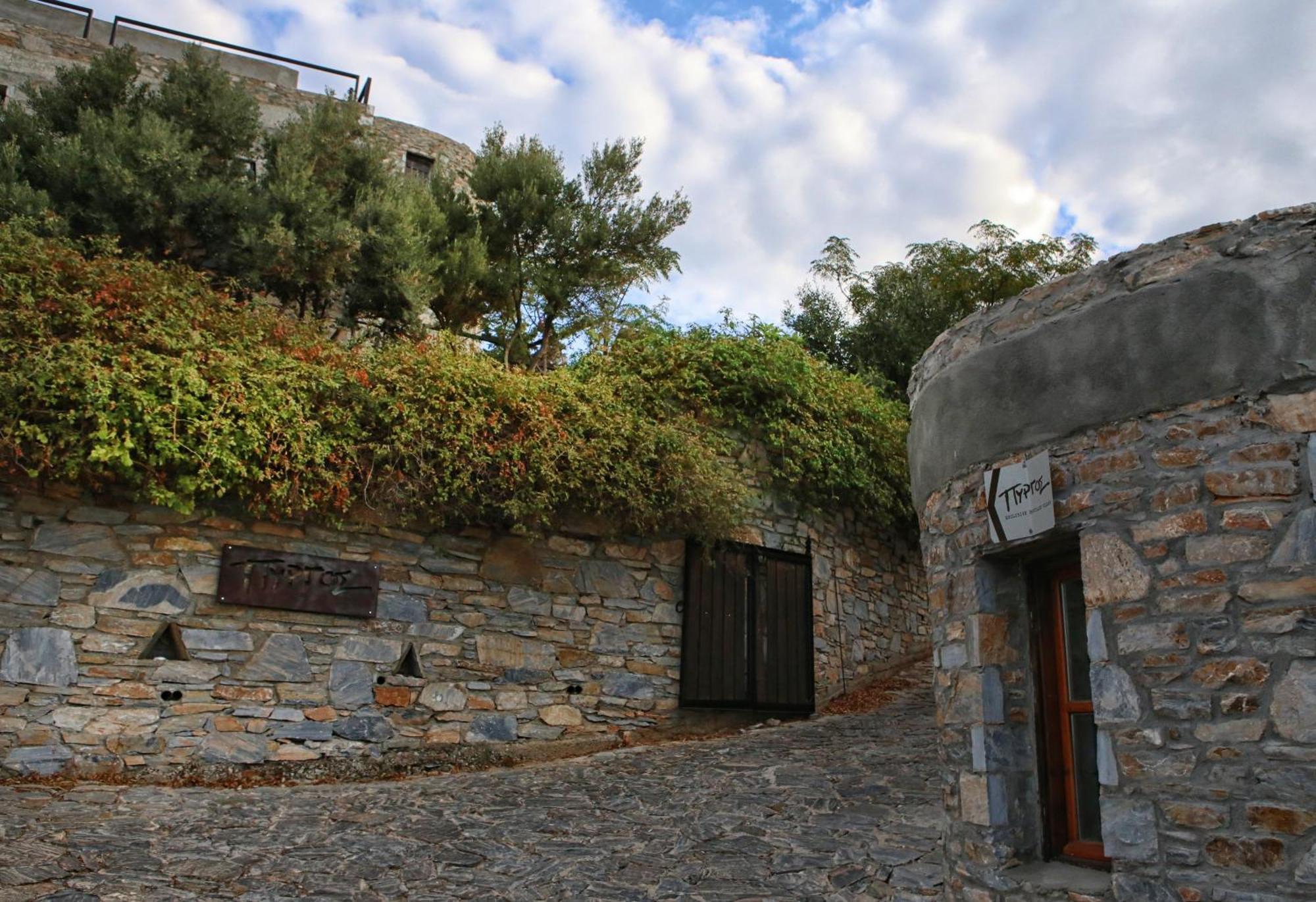 Pyrgos Traditional Village Agios Kirykos (Ikaria)