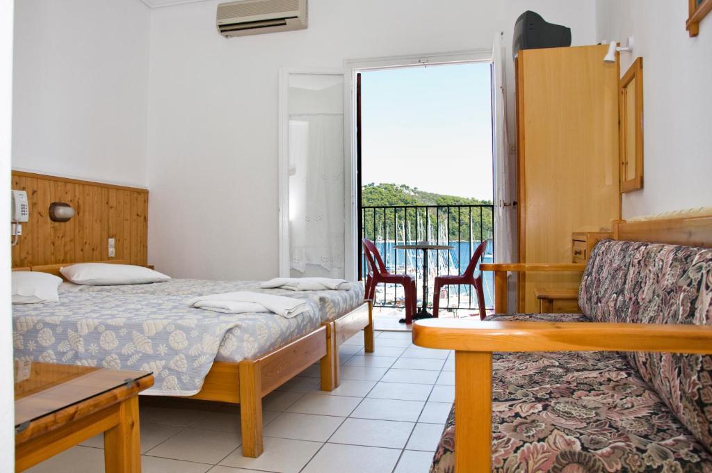 Aparthotel Christina 2*