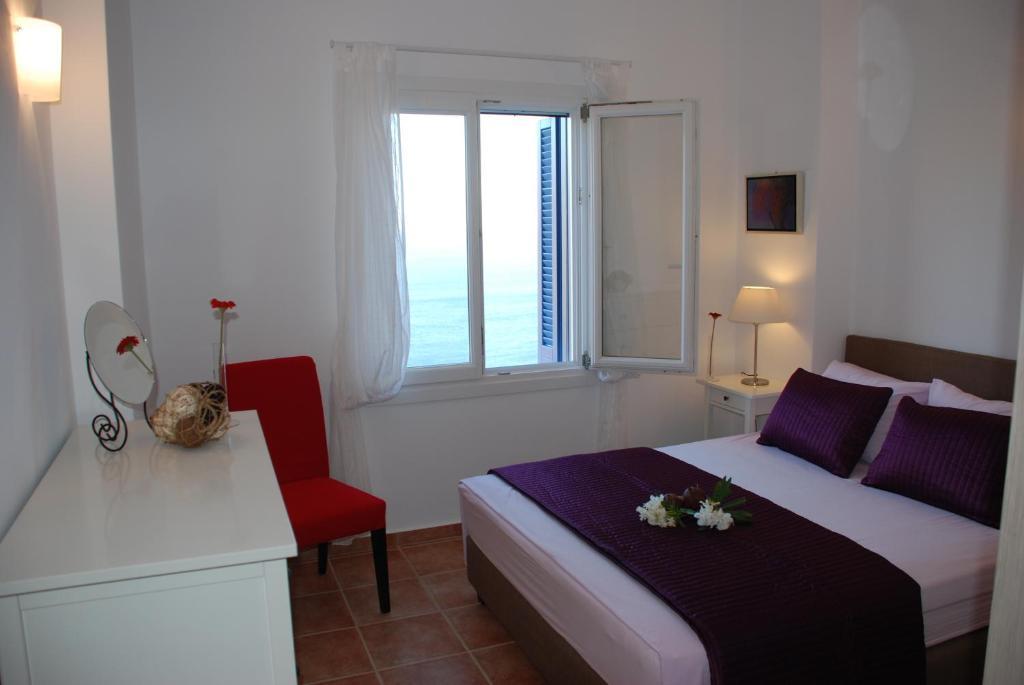 Andros Prive Aparthotel 3*
