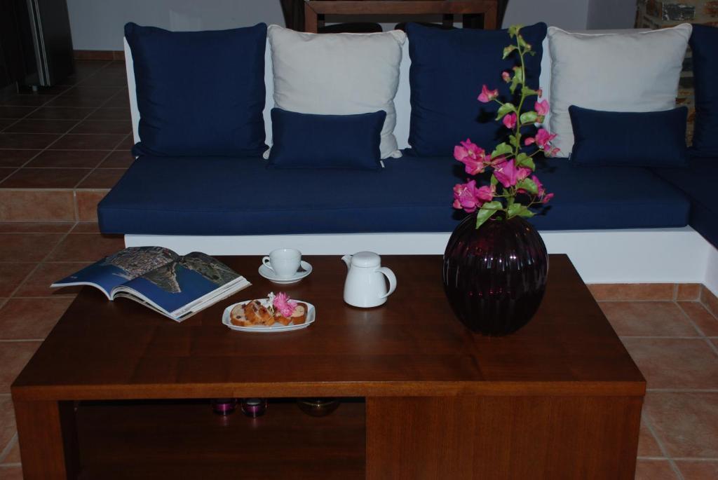 Andros Prive Aparthotel 3*