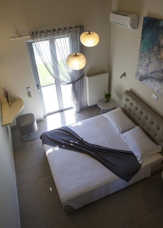Lefteris Villa *