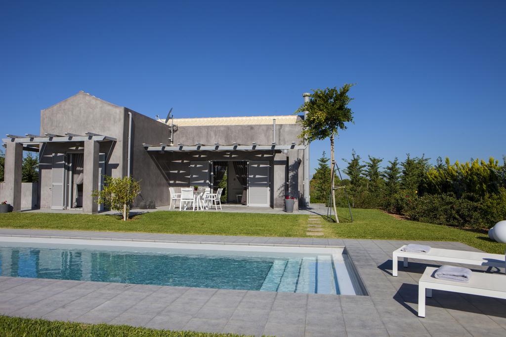 Lefteris Villa *