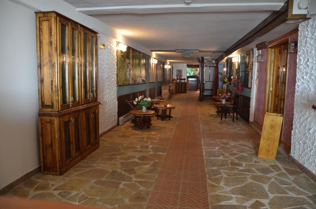 Ermolaos Hillside * Lixouri