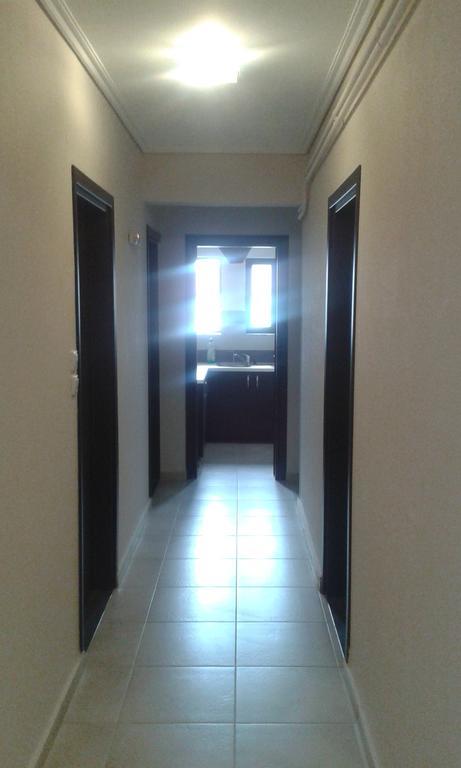 Ballas Hotel *