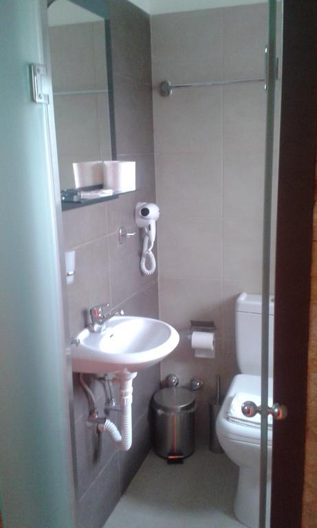 Hotel Ballas *