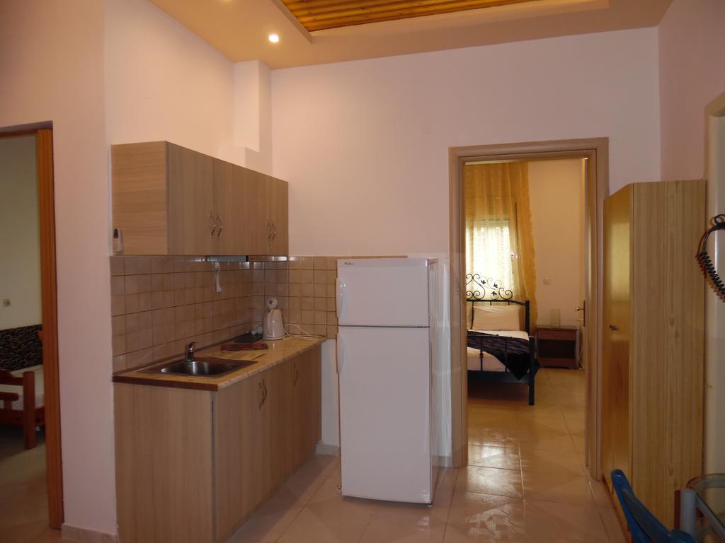 Fernando Guest house Ofrinion