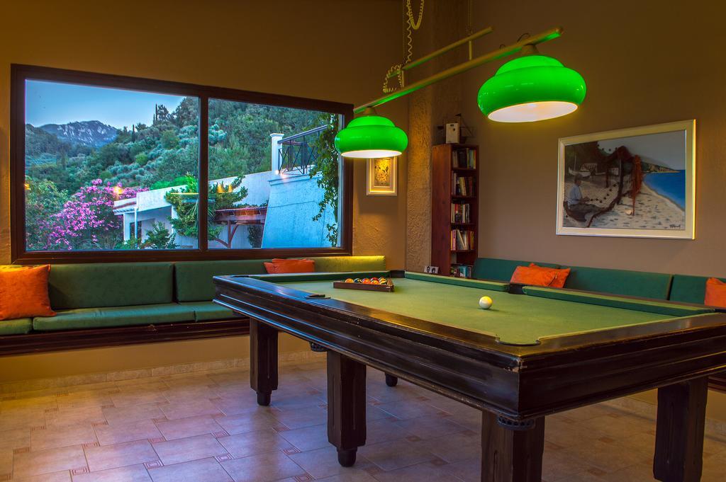 Daphne Hotel 3*