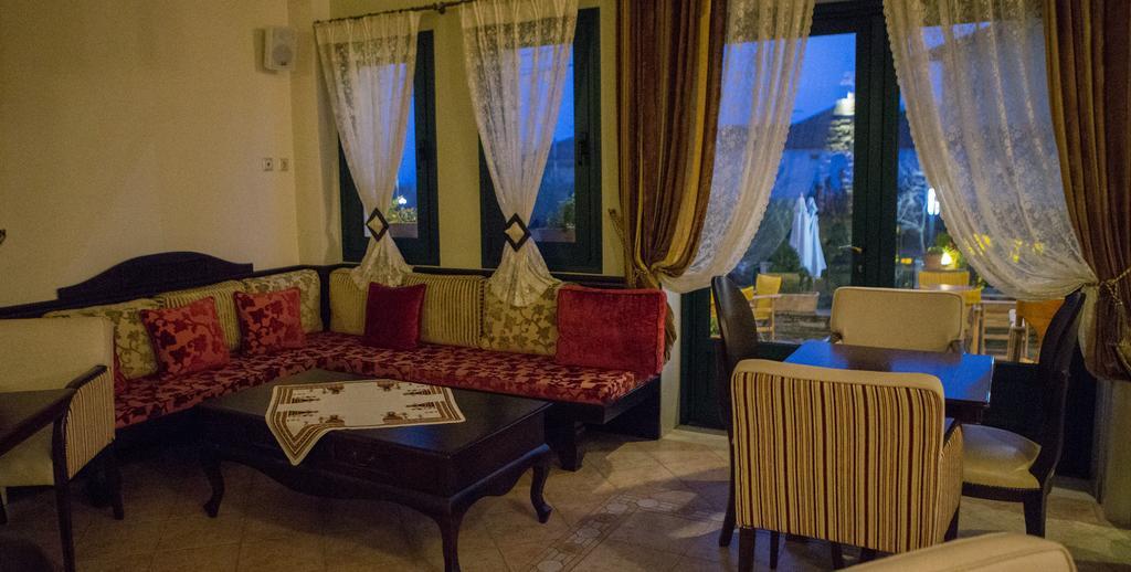 Hotel Evzin Loutraki (Pella)