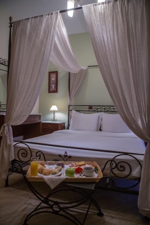 Evzin Hotel Loutraki (Pella)