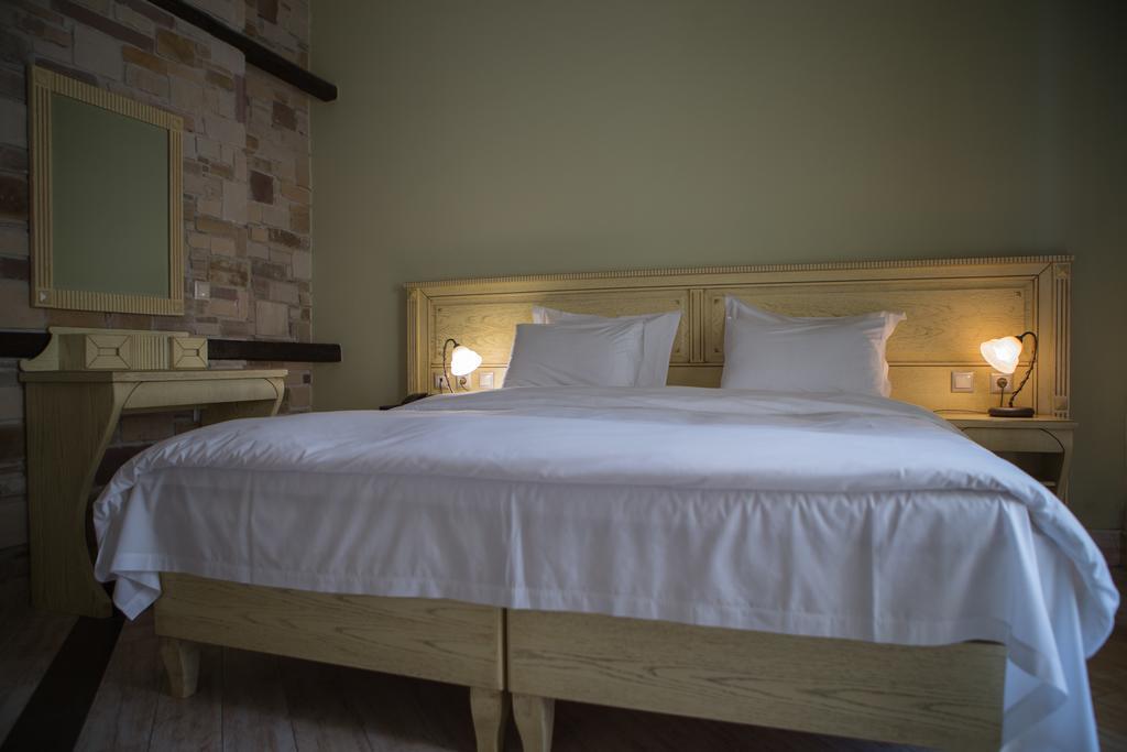 Hotel Evzin 3*