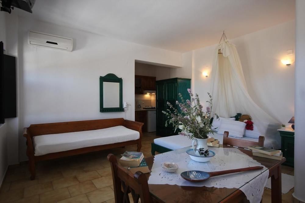 Hotel Vrachia &