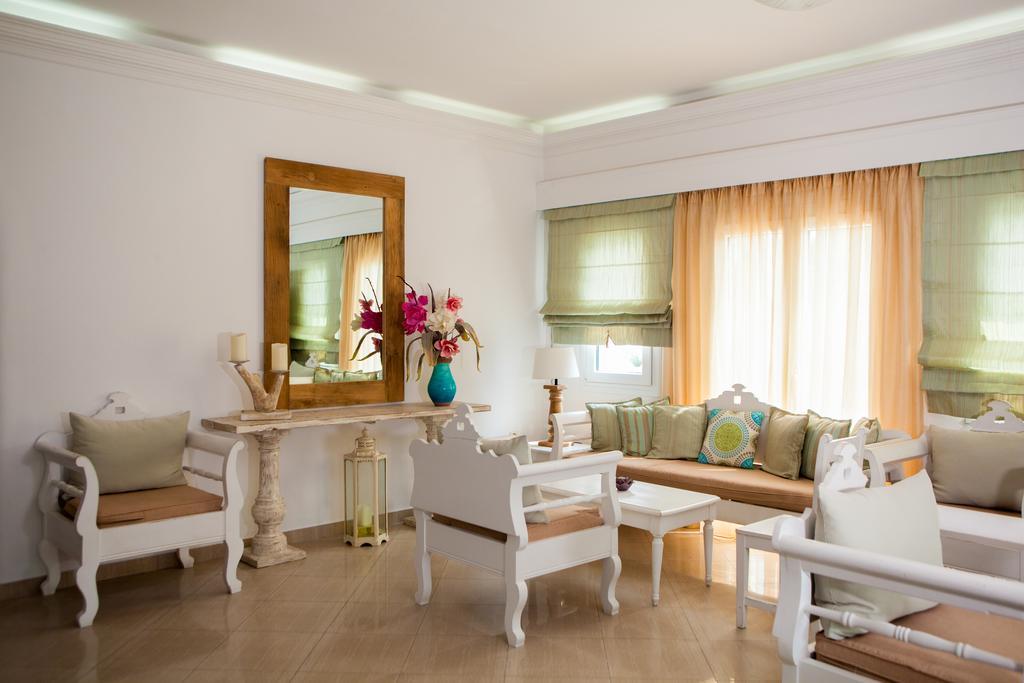 Daedalus 4* Fira (Santorini)