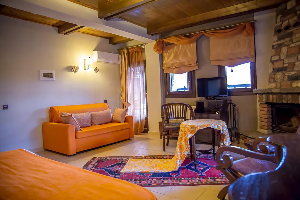 Pandion Luxury Boutique Hotel & Suites With Spa Hotel *