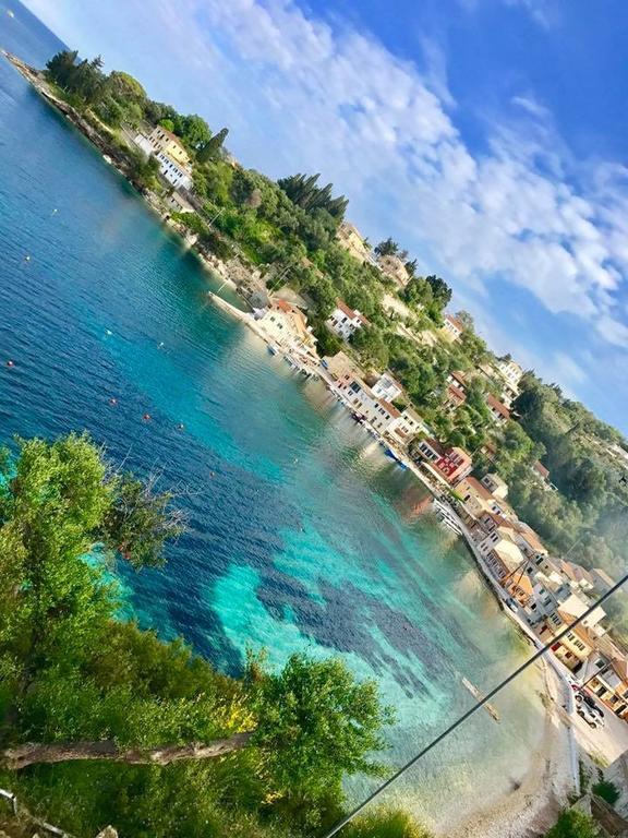 Spyros Aronis * Longos (Paxos)