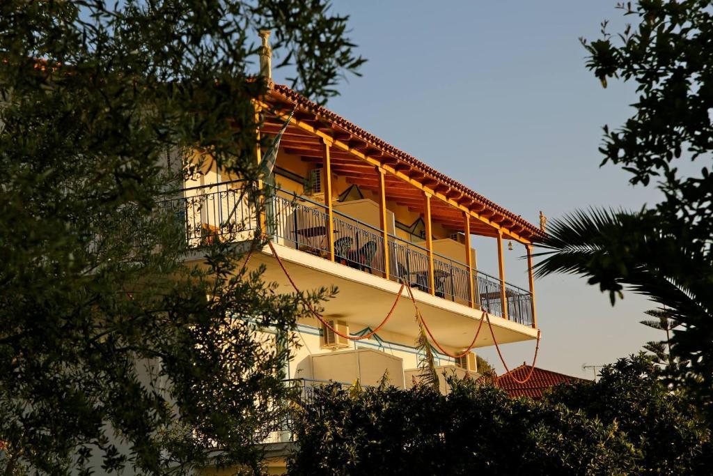 Elena's Family Apartment