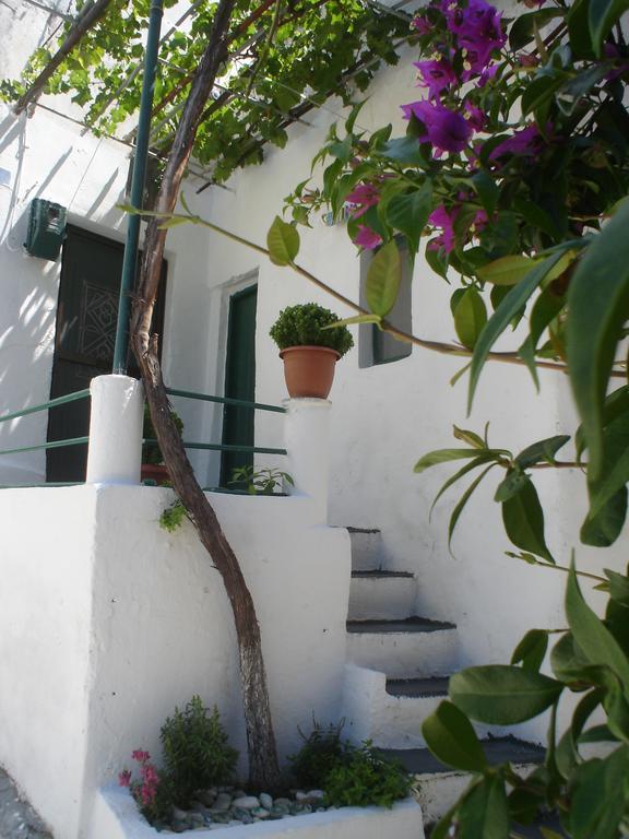 George Skyrosstudios * Skyros