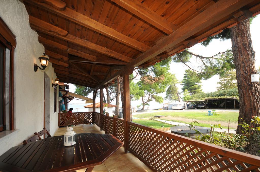 Haus Platanos & By The Sea Apartment *