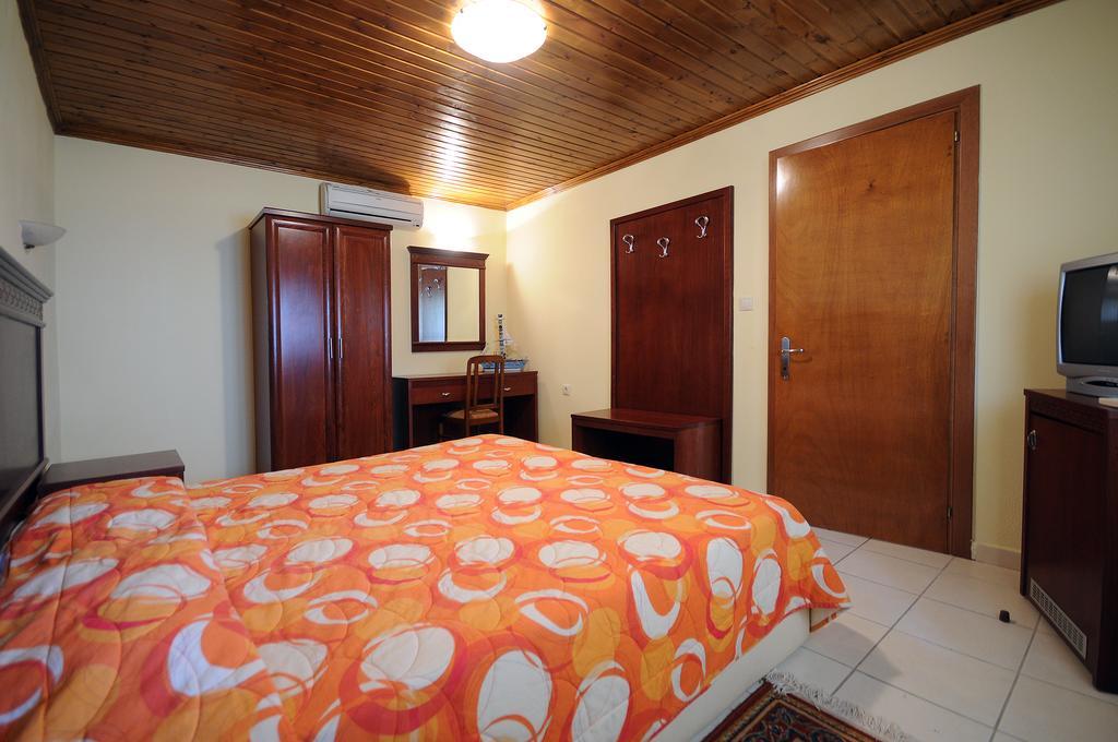 Haus Platanos & By The Sea Apartment