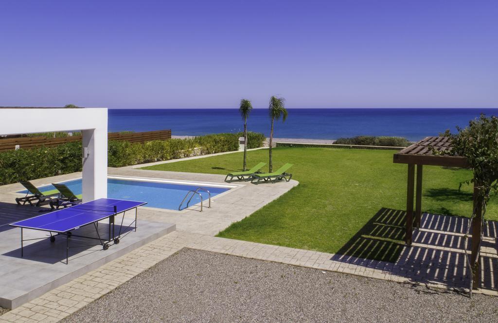 Antonoglou - Waterfront Luxury Retreat Villa *