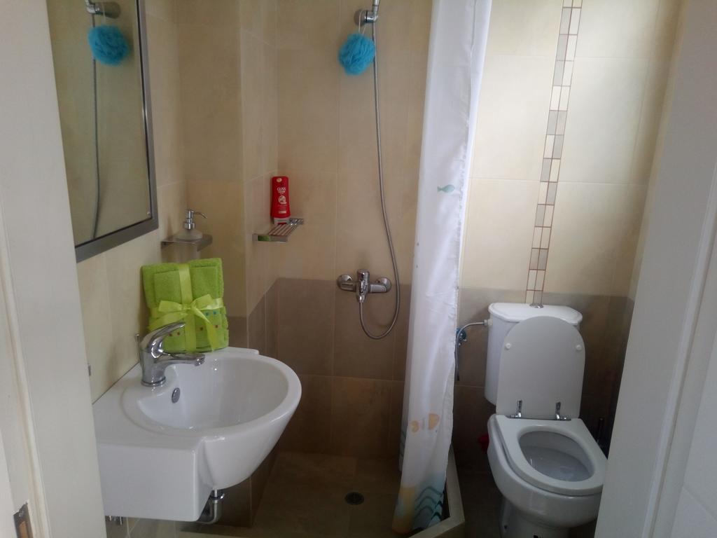 Apartment Christina Beachfront Vromopousi