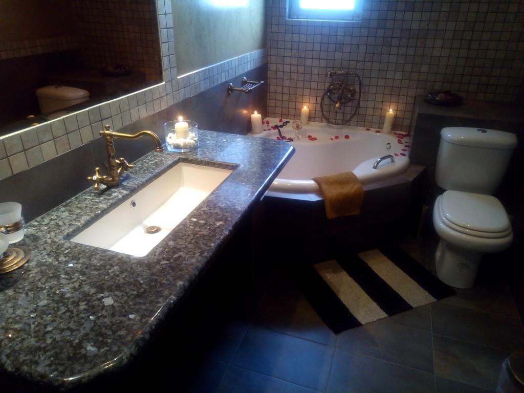 Christina Beachfront Apartment Vromopousi