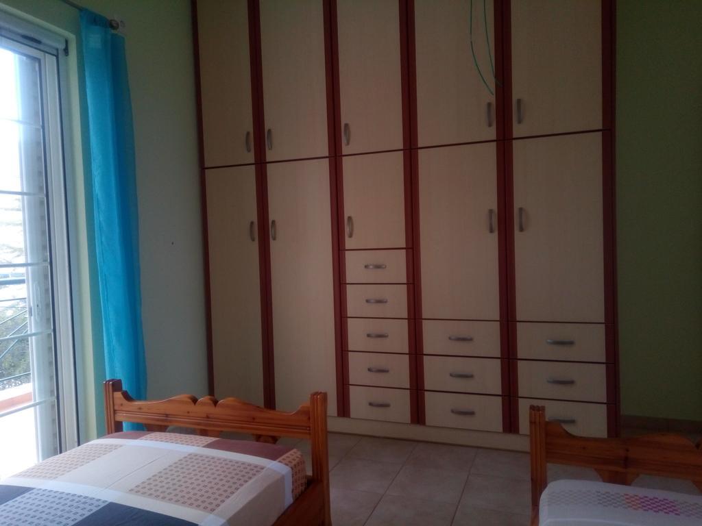 Christina Beachfront Apartment *