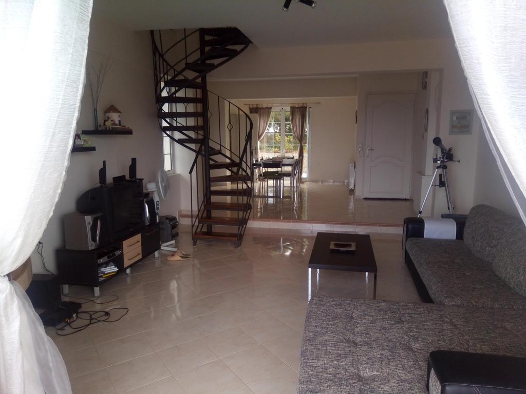 Christina Beachfront * Vromopousi