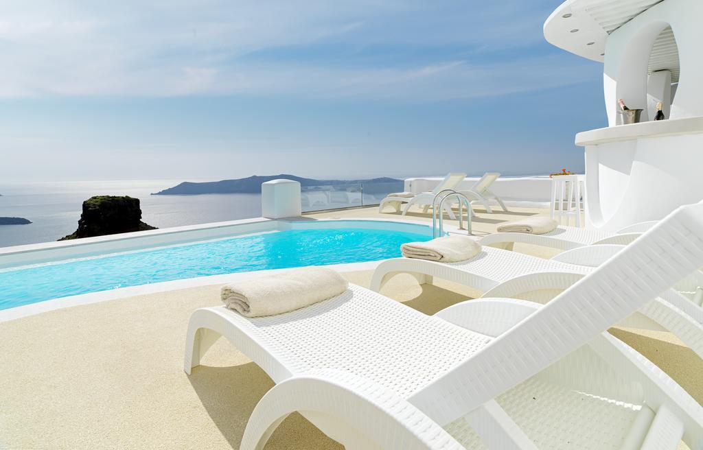 Tholos Hotel 4*