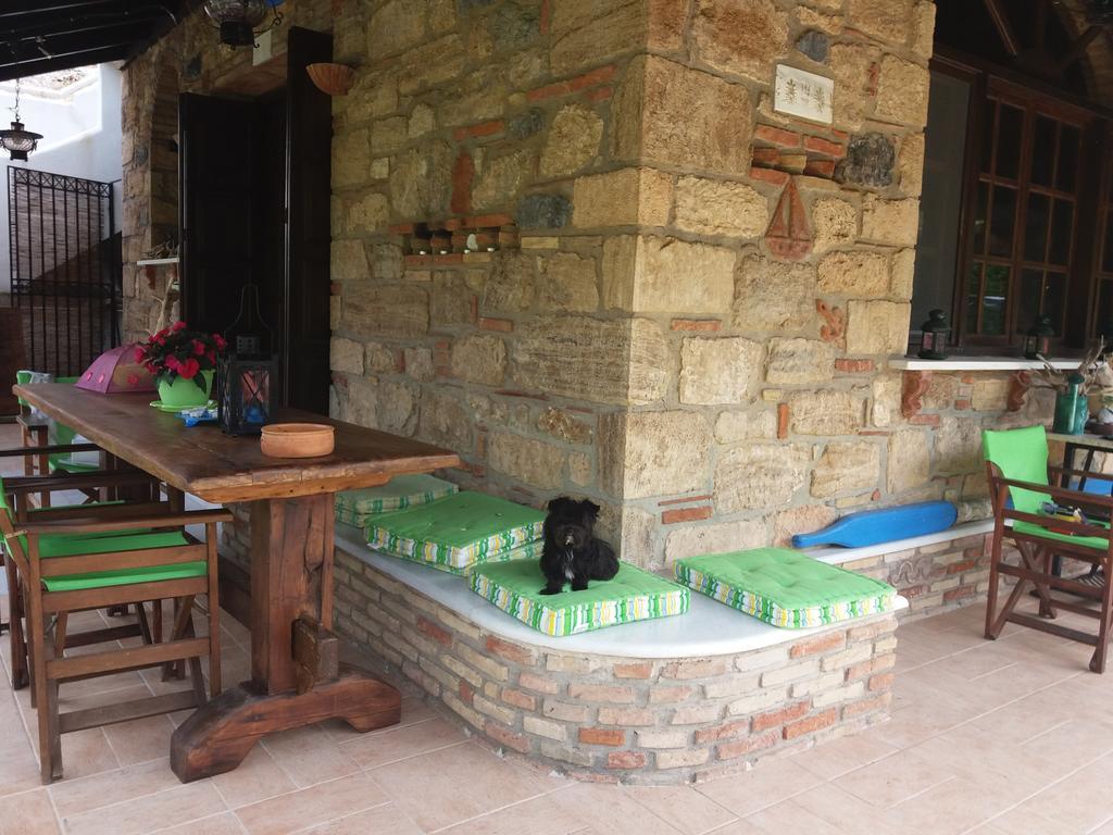 Kalogirou Stone House Apartment Limnionas (Central Greece)
