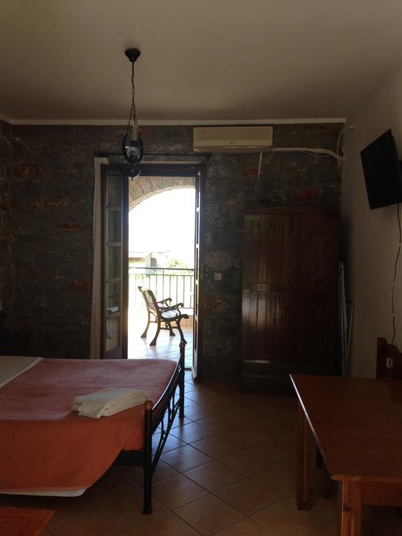 Guest house Las - Giannakakoy Traditional Stone Houses Neo Oitilo