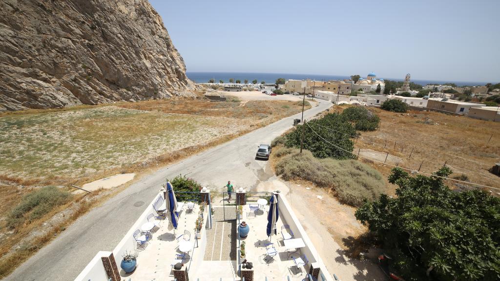 Onar & Aparthotel Perissa (Santorini)