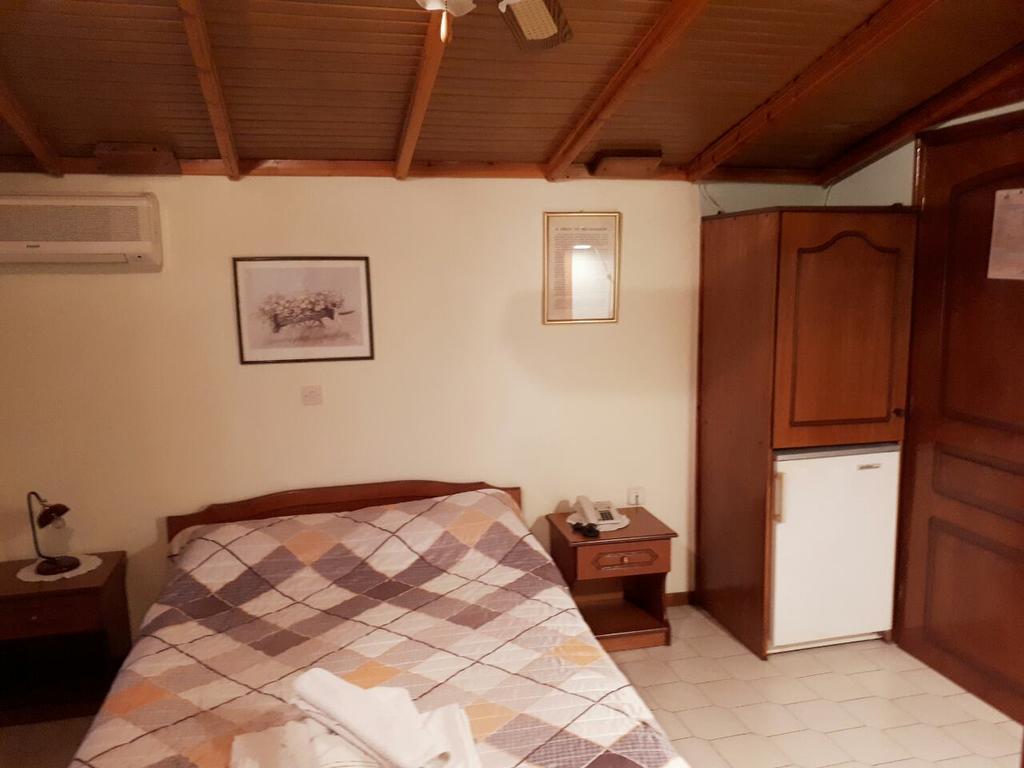 Erato 3*