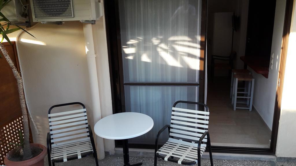 Aparthotel Oasis Apartments & Rooms *