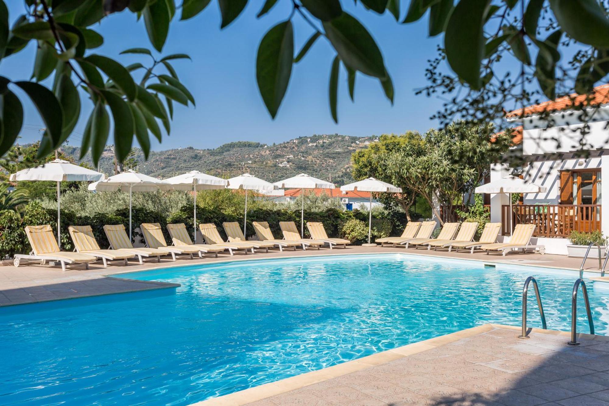 Maistros - Pera Skopelos Town