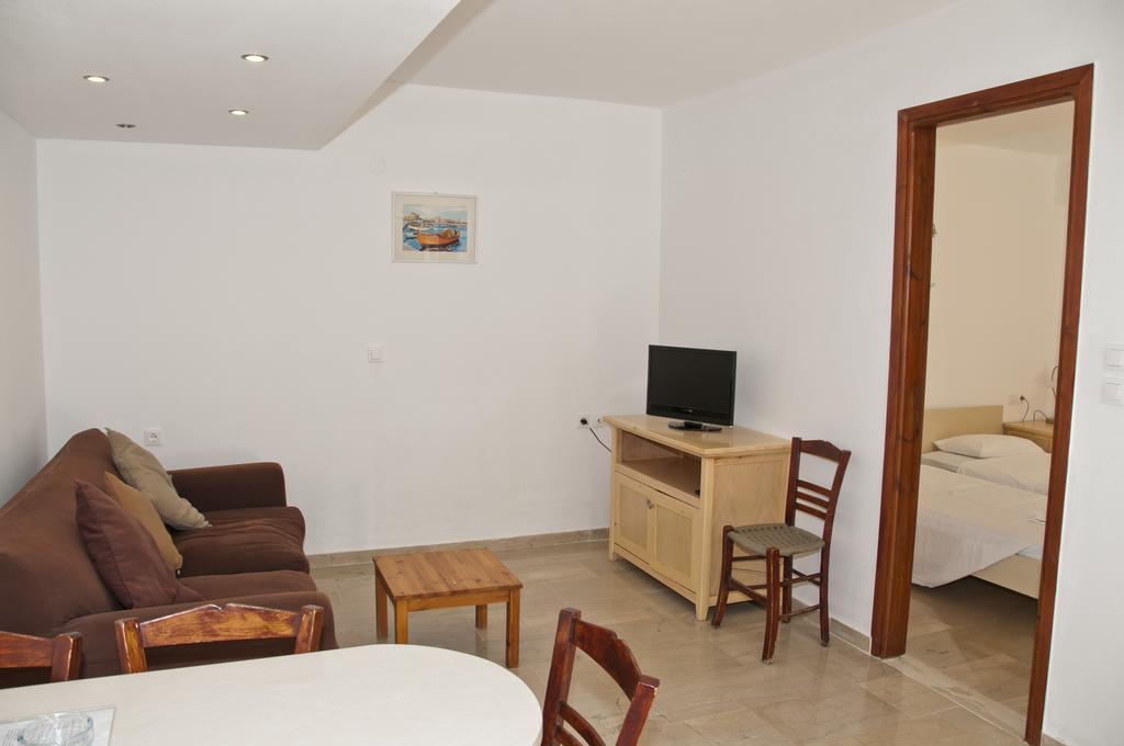Aparthotel Oasis Apartments & Rooms